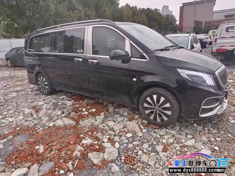 22年奔驰威霆轿车抵押车出售