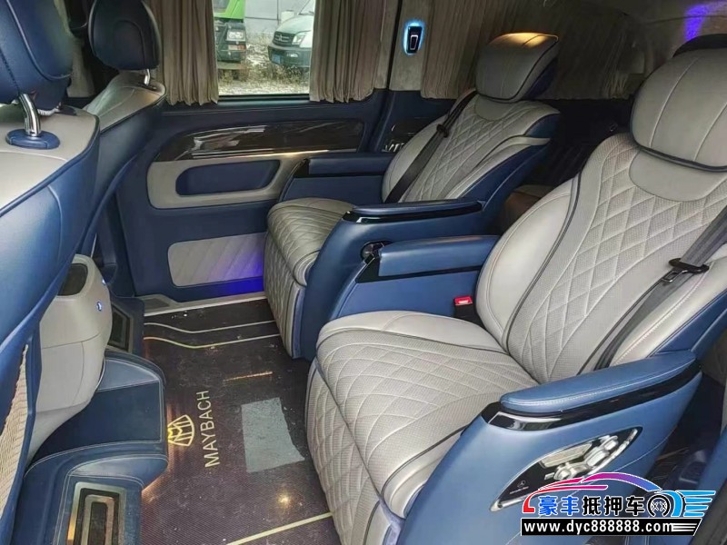 22年奔驰威霆轿车抵押车出售