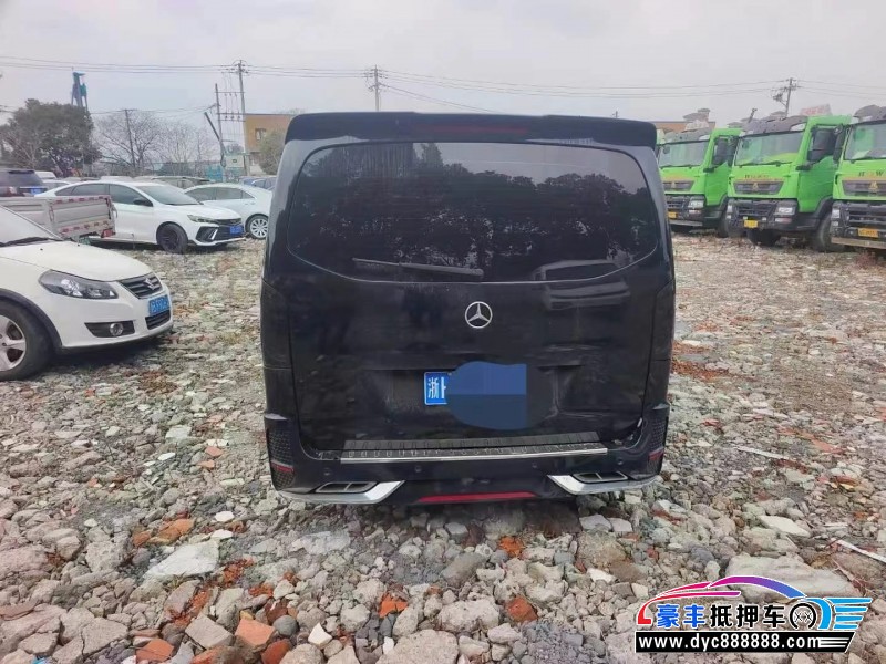 22年奔驰威霆轿车抵押车出售