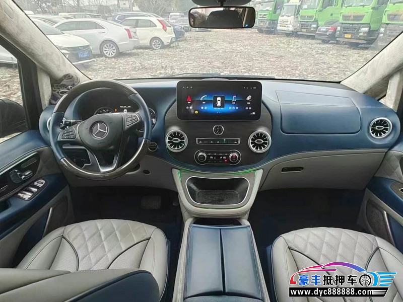 22年奔驰威霆轿车抵押车出售