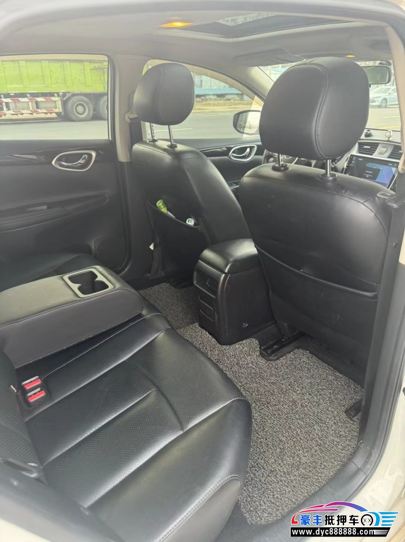 16年日产轩逸轿车抵押车出售