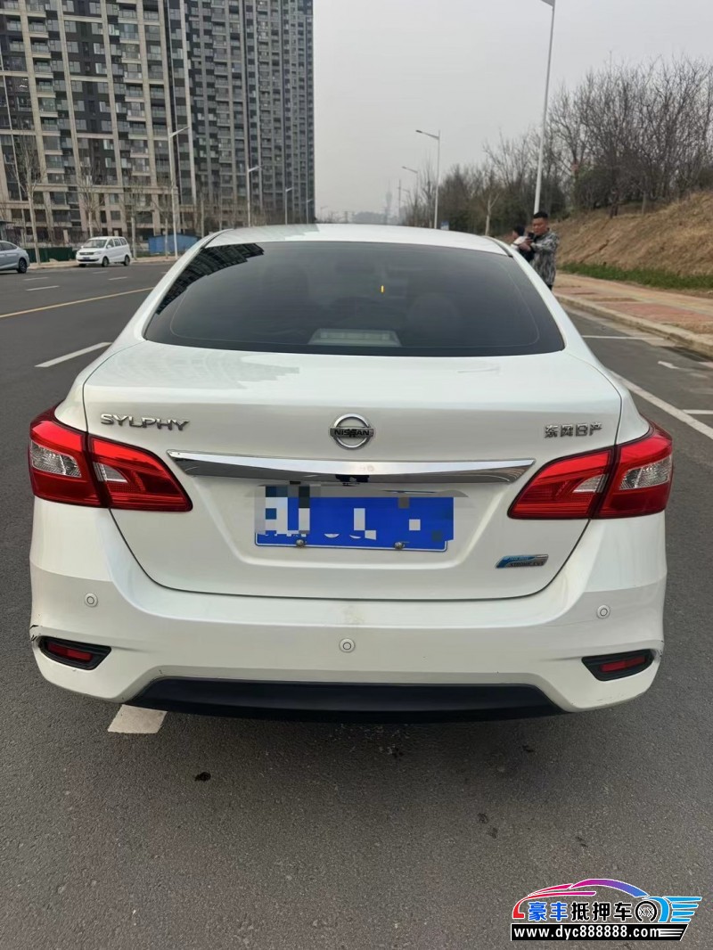 16年日产轩逸轿车抵押车出售