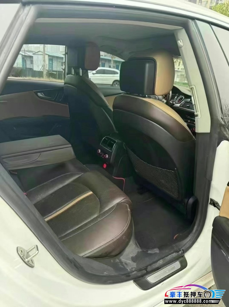 14年奥迪A7轿车抵押车出售