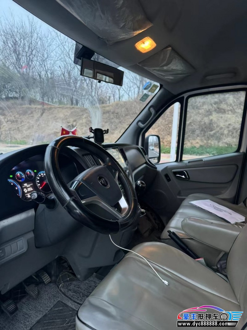 17年福田图雅诺轿车抵押车出售