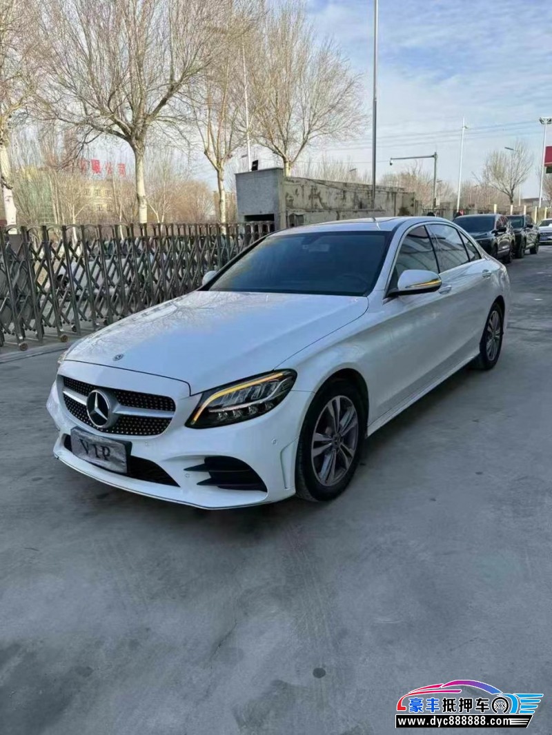 19年奔驰C轿车抵押车出售