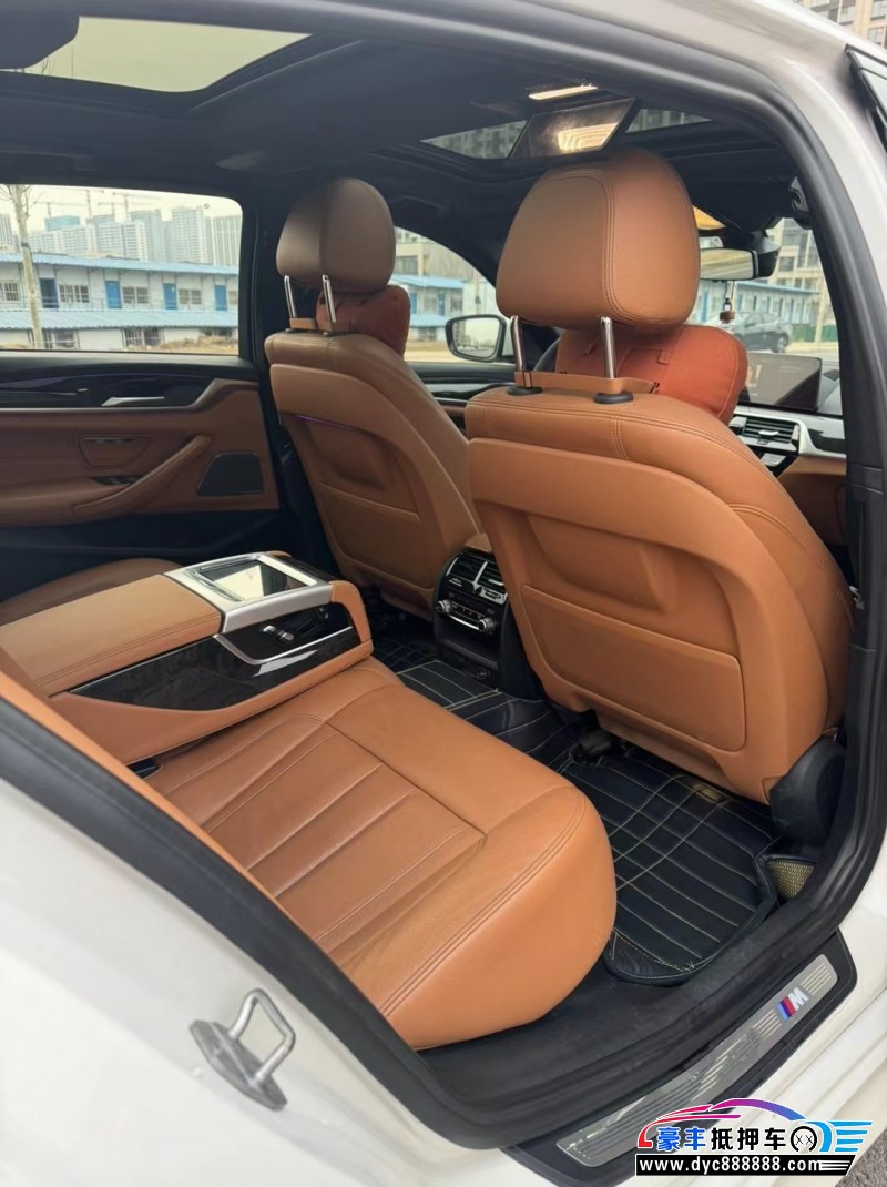 17年宝马5系轿车抵押车出售