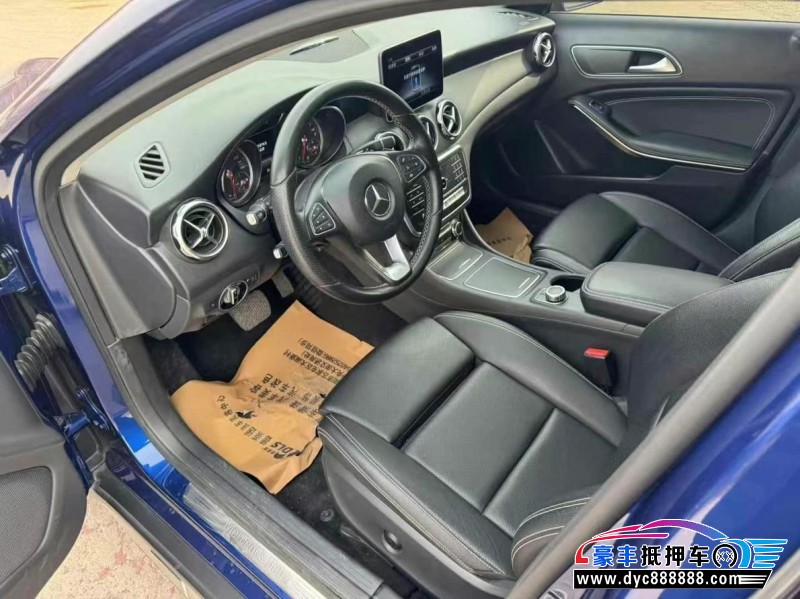 19年奔驰GLA轿车抵押车出售