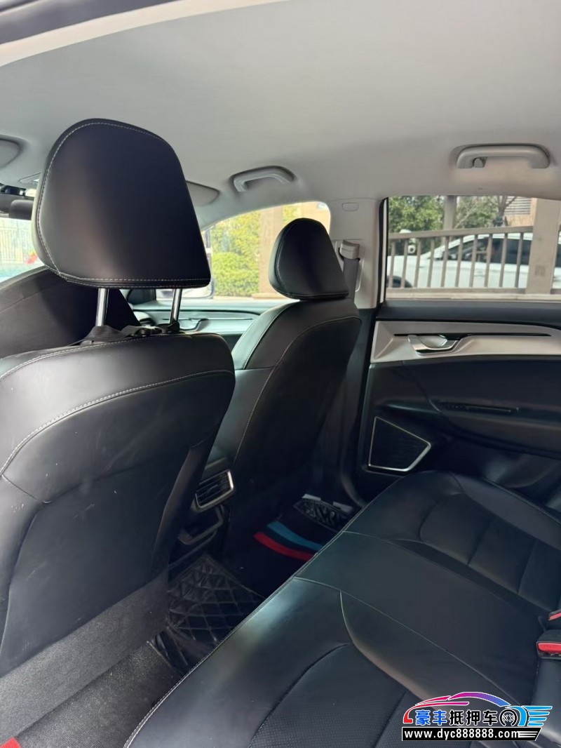 22年吉利几何轿车抵押车出售