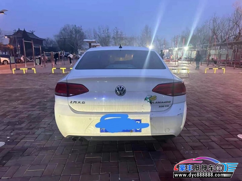 17年大众凌渡轿车抵押车出售