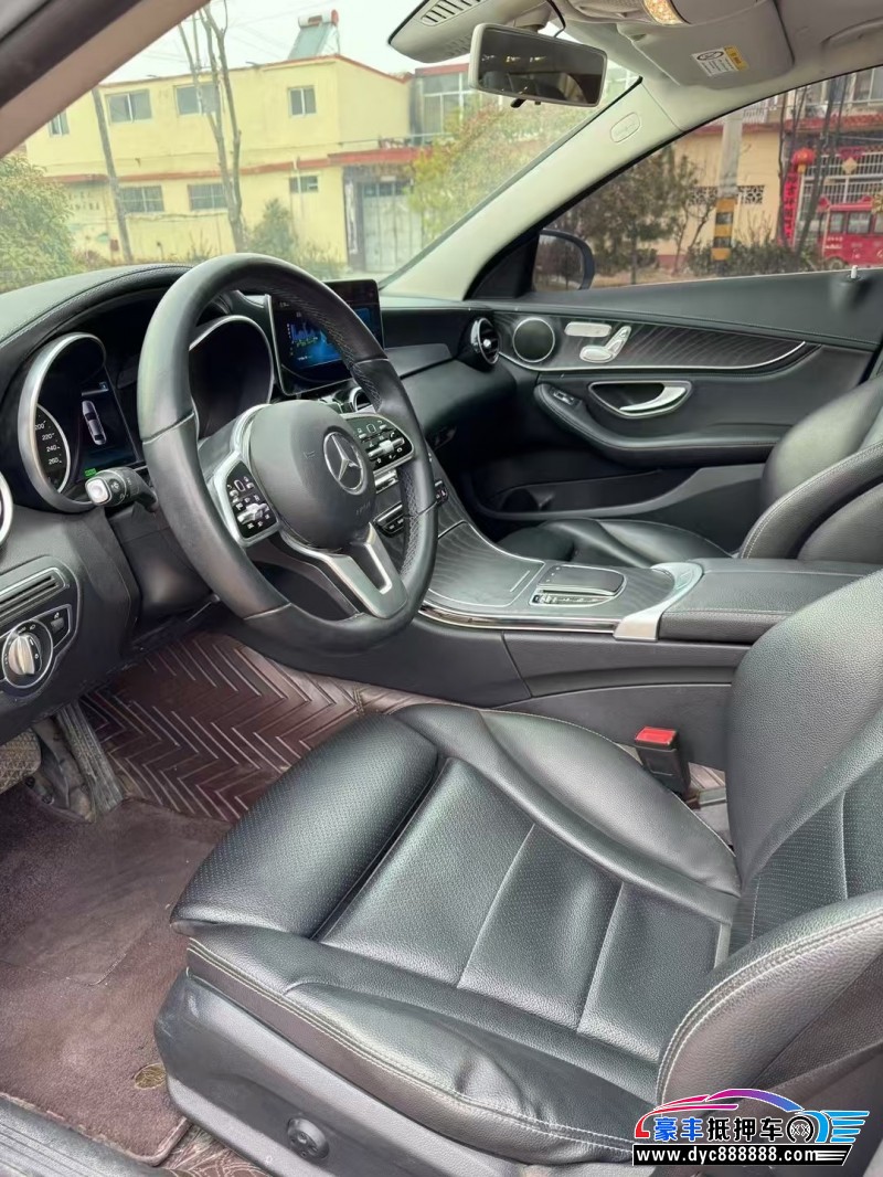 19年奔驰C轿车抵押车出售