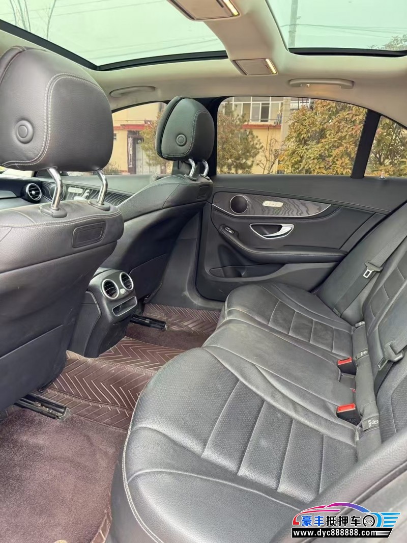 19年奔驰C轿车抵押车出售