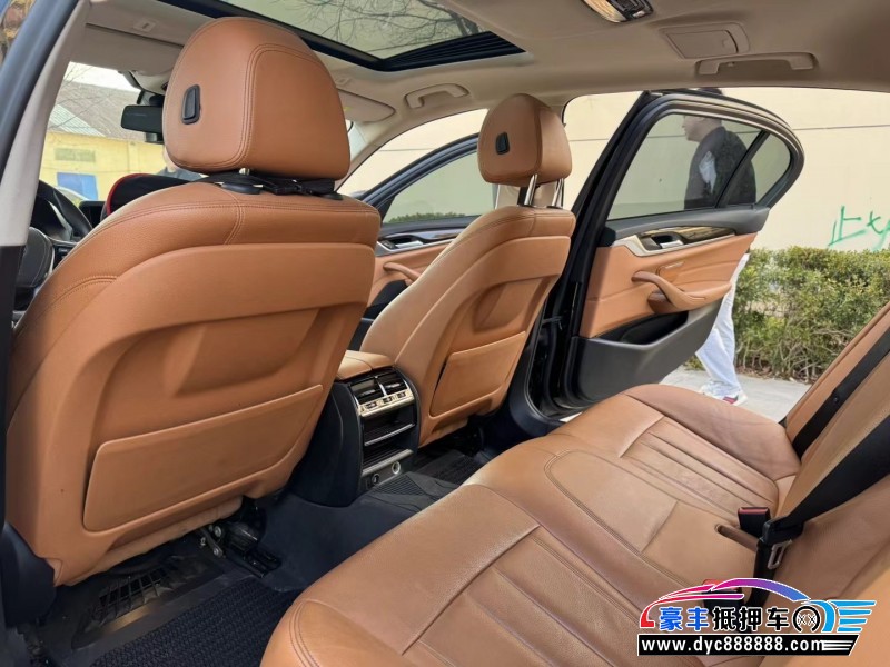 17年宝马5系轿车抵押车出售