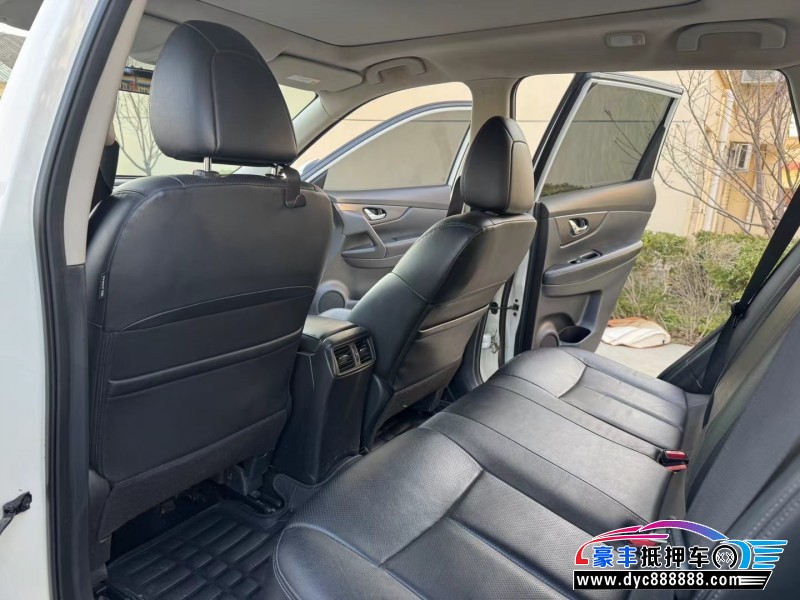 16年日产奇骏轿车抵押车出售