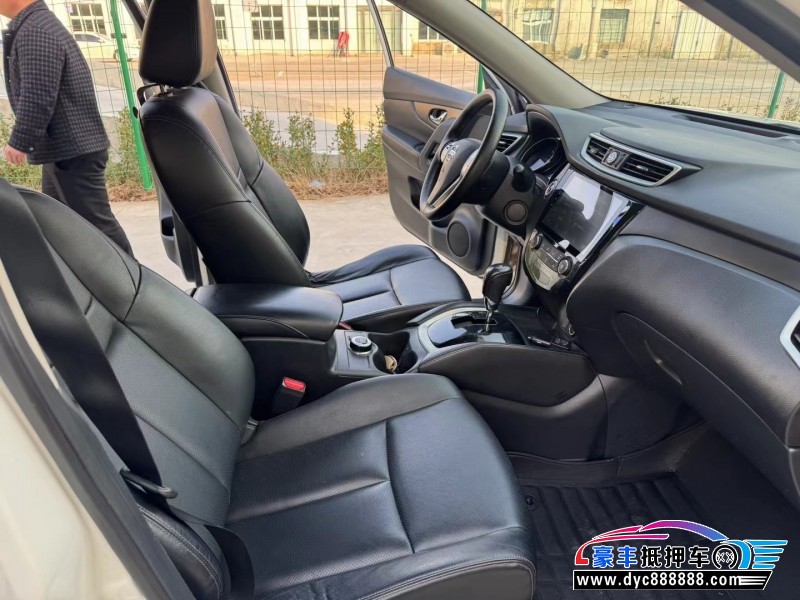 16年日产奇骏轿车抵押车出售