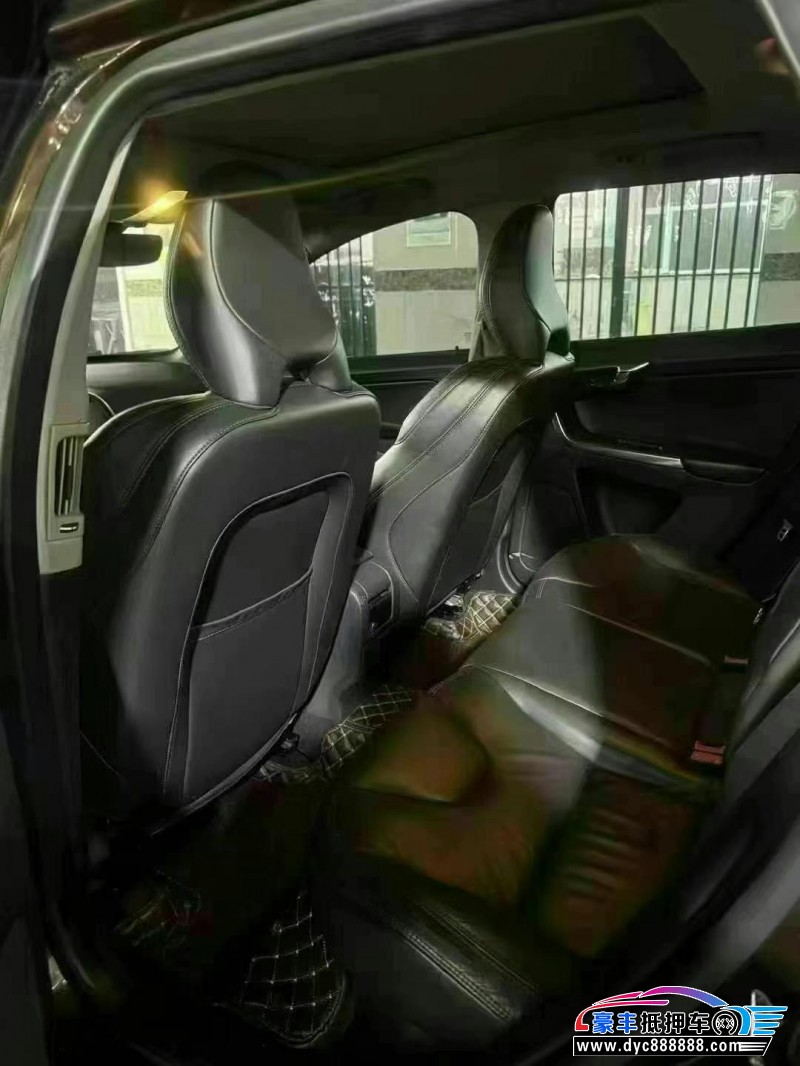 15年沃尔沃XC60轿车抵押车出售