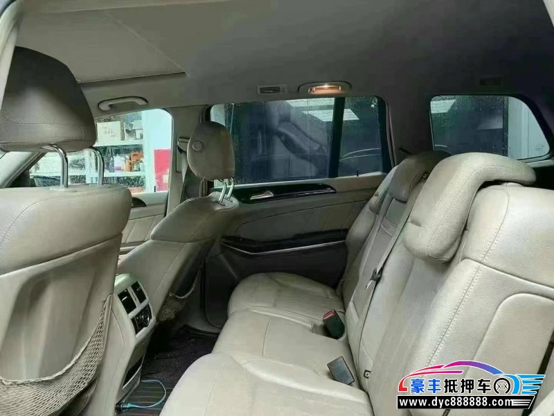 13年奔驰GL轿车抵押车出售