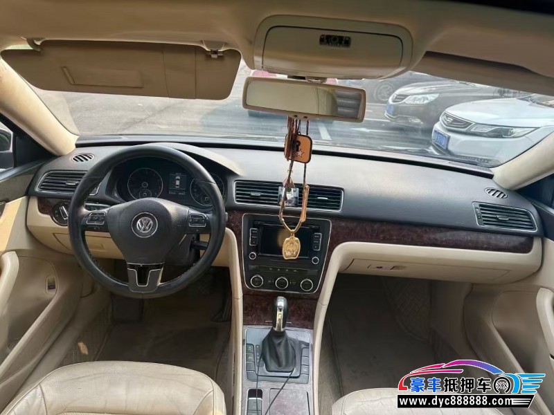 12年大众帕萨特轿车抵押车出售