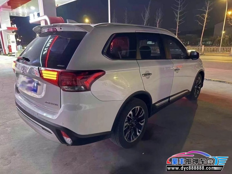 20年三菱欧蓝德轿车抵押车出售