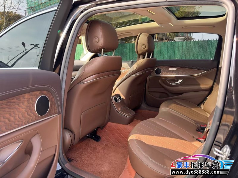 22年奔驰E轿车抵押车出售