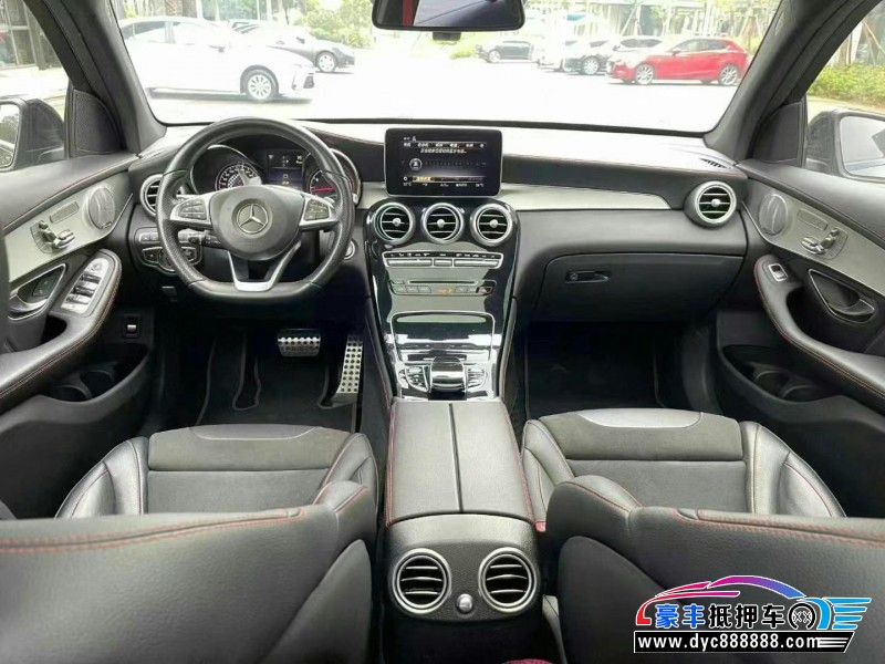 18年奔驰GLC轿车抵押车出售