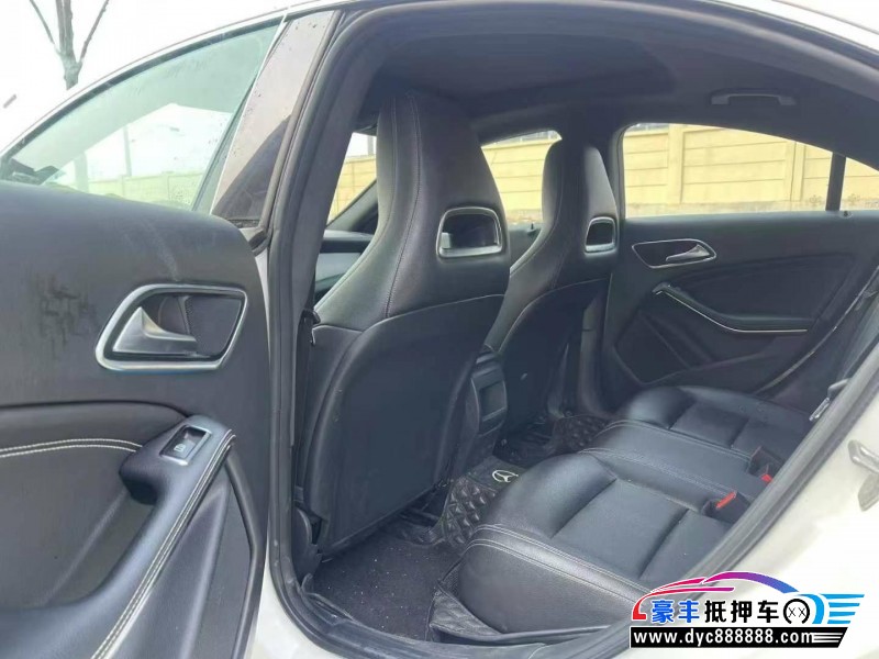 18年奔驰CLA轿车抵押车出售