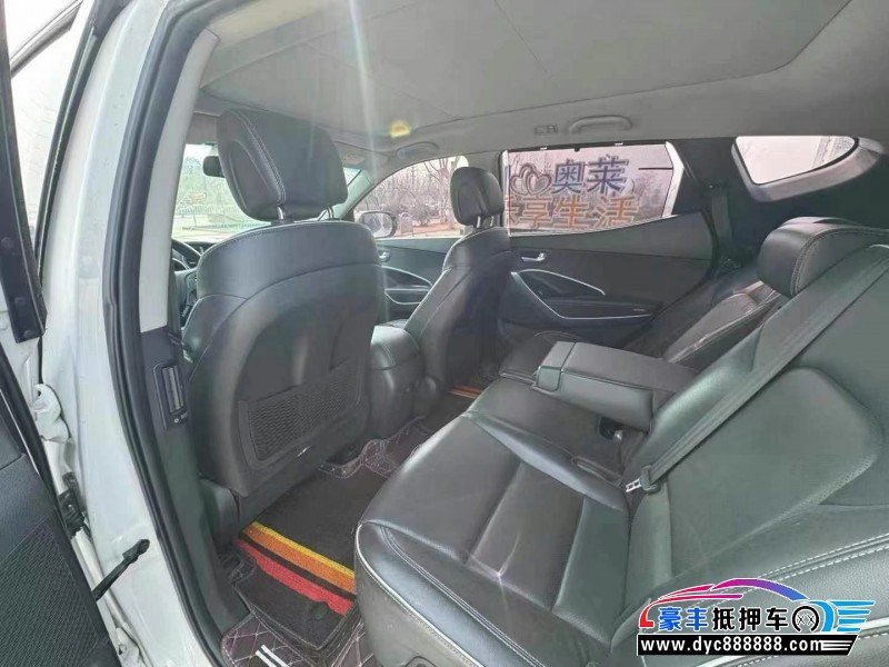 17年现代新胜达轿车抵押车出售