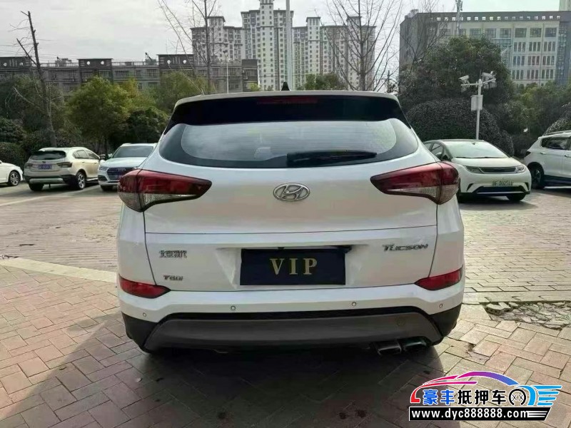 17年现代途胜轿车抵押车出售