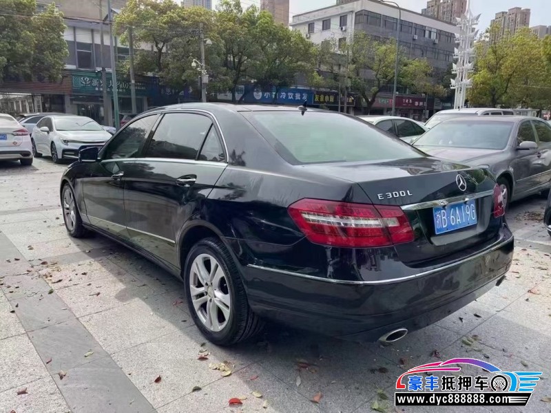12年奔驰E轿车抵押车出售