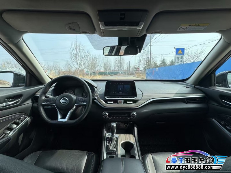 21年日产天籁轿车抵押车出售