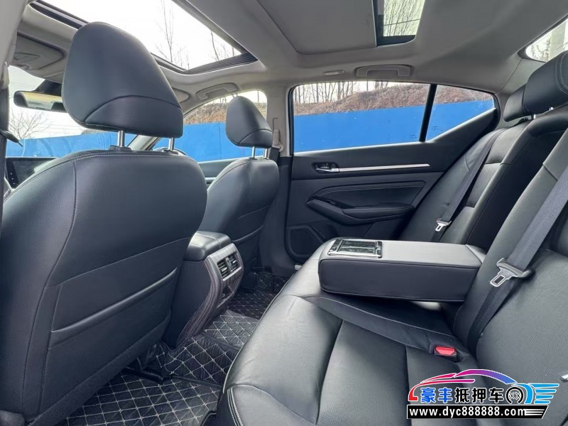 21年日产天籁轿车抵押车出售