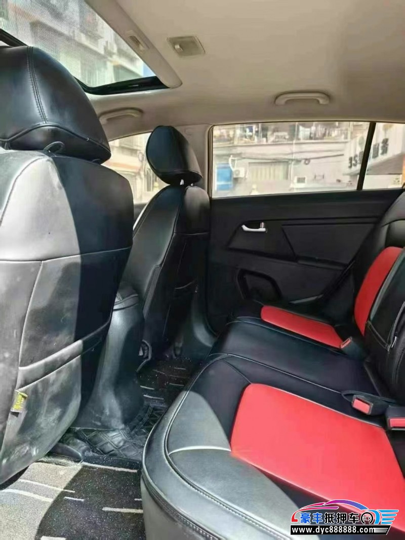 17年起亚智跑轿车抵押车出售