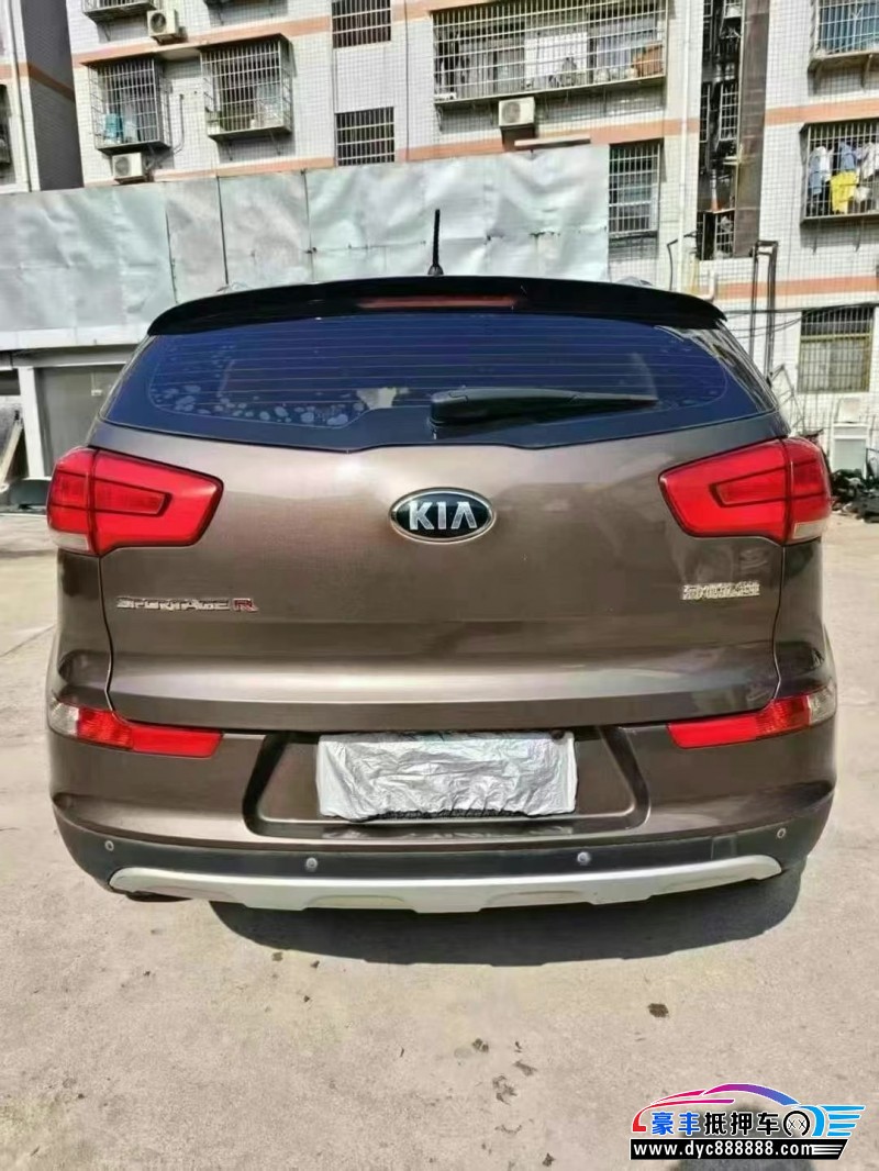 17年起亚智跑轿车抵押车出售