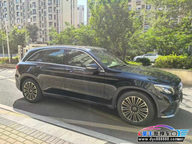 19年奔驰GLC轿车抵押车出售