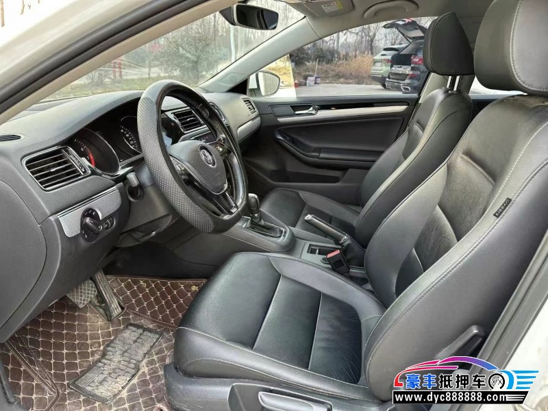 19年大众速腾轿车抵押车出售