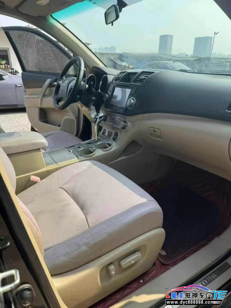 12年丰田汉兰达轿车抵押车出售