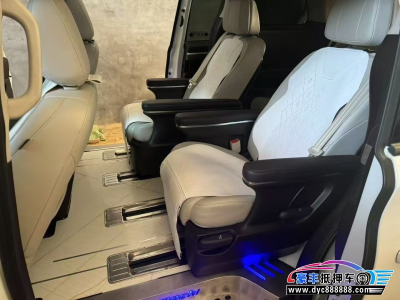 23年传祺M8轿车抵押车出售