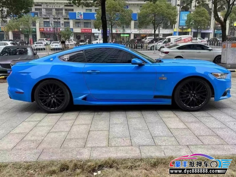 19年福特野马轿车抵押车出售