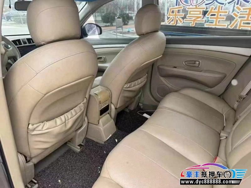 17年日产轩逸轿车抵押车出售