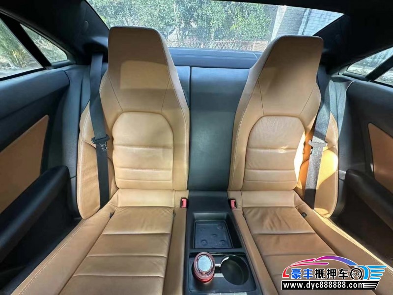 13年奔驰E轿车抵押车出售