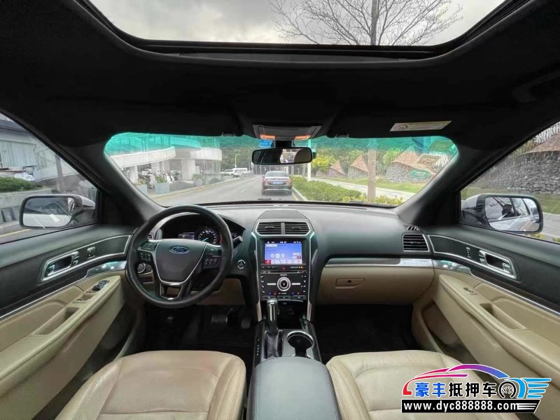 17年福特探险者轿车抵押车出售