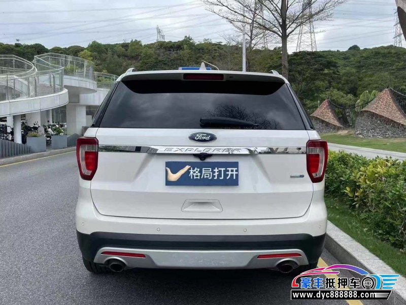 17年福特探险者轿车抵押车出售