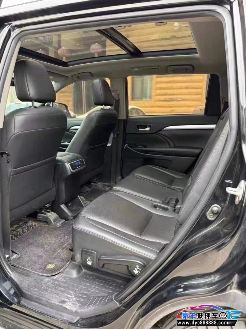 20年丰田汉兰达轿车抵押车出售