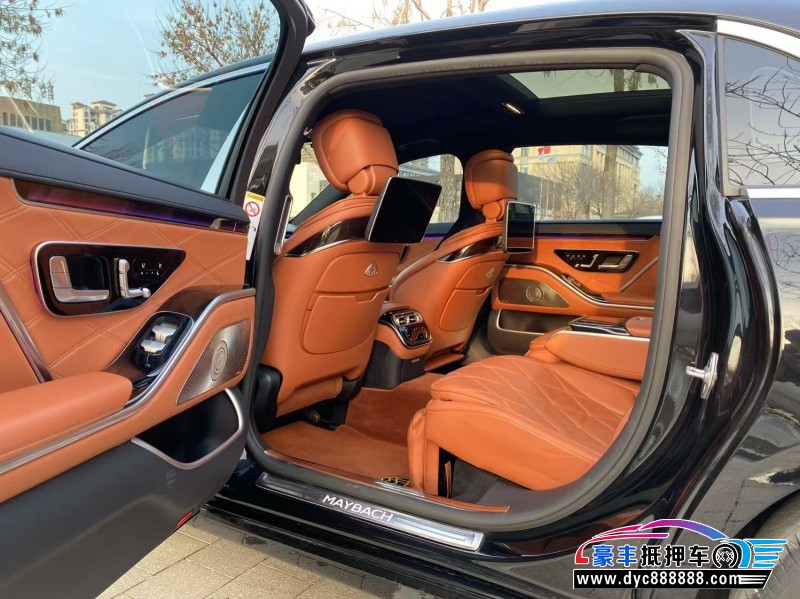 21年奔驰迈巴赫S级轿车抵押车出售