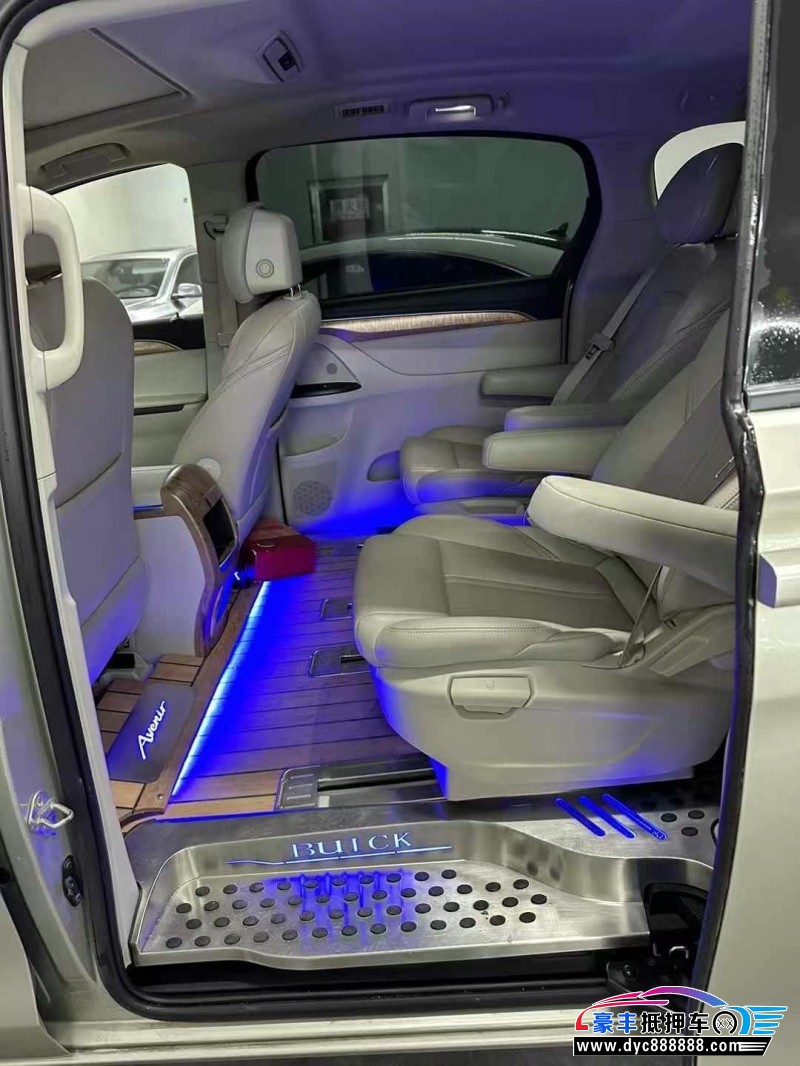 18年别克GL8MPV抵押车出售