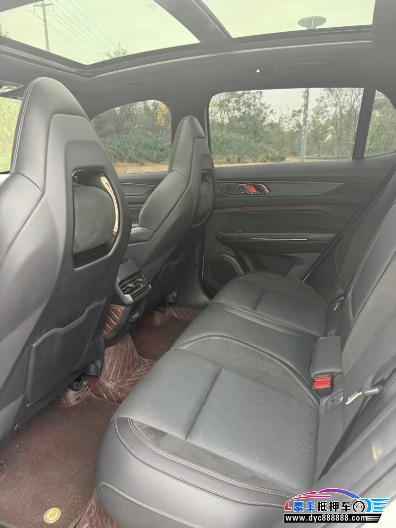 24年领克01SUV抵押车出售