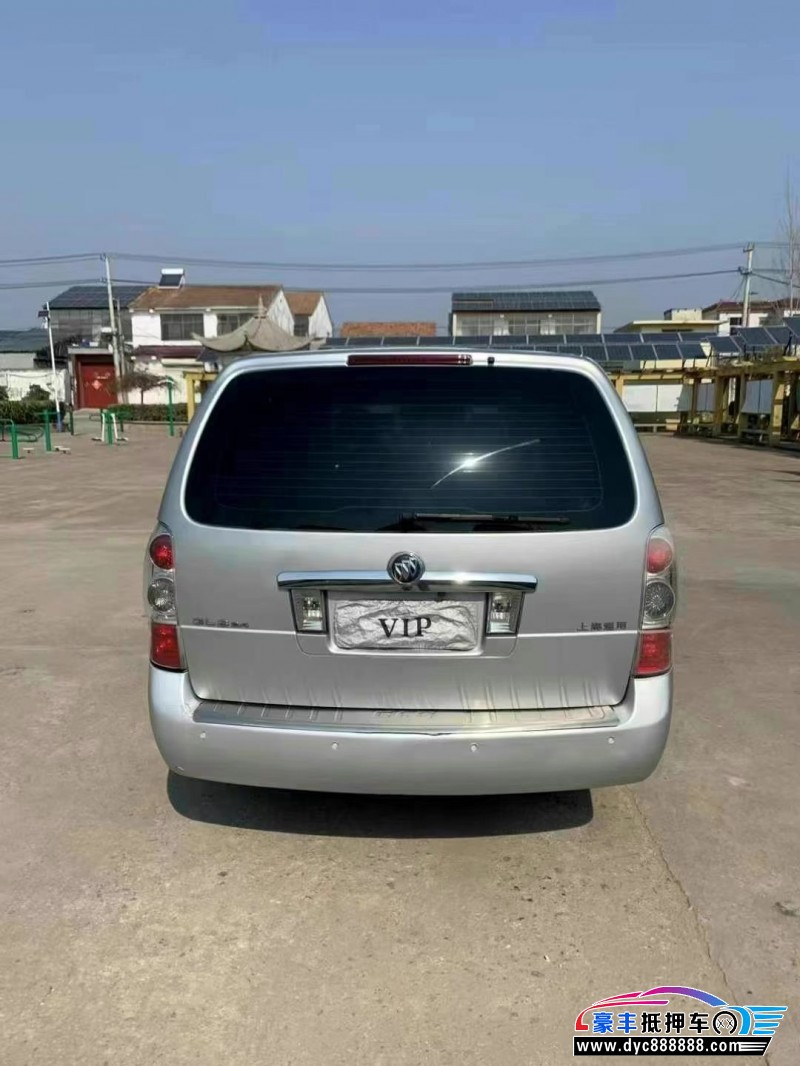 13年别克GL8轿车抵押车出售