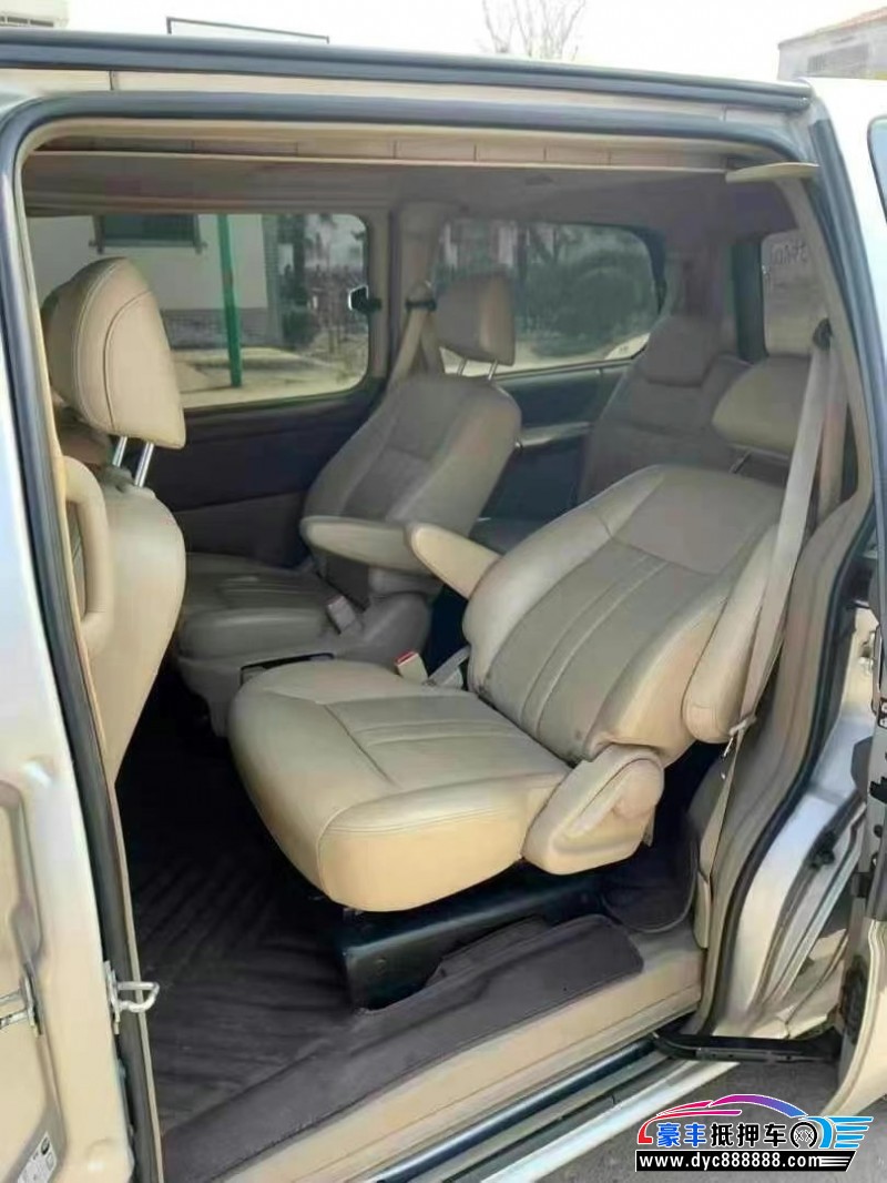 13年别克GL8轿车抵押车出售