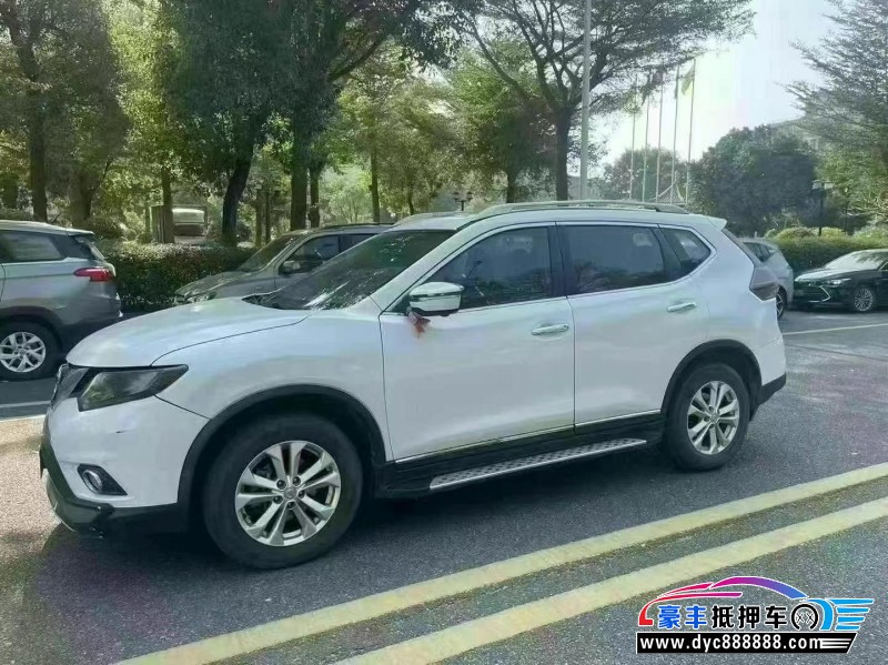 14年日产奇骏轿车抵押车出售