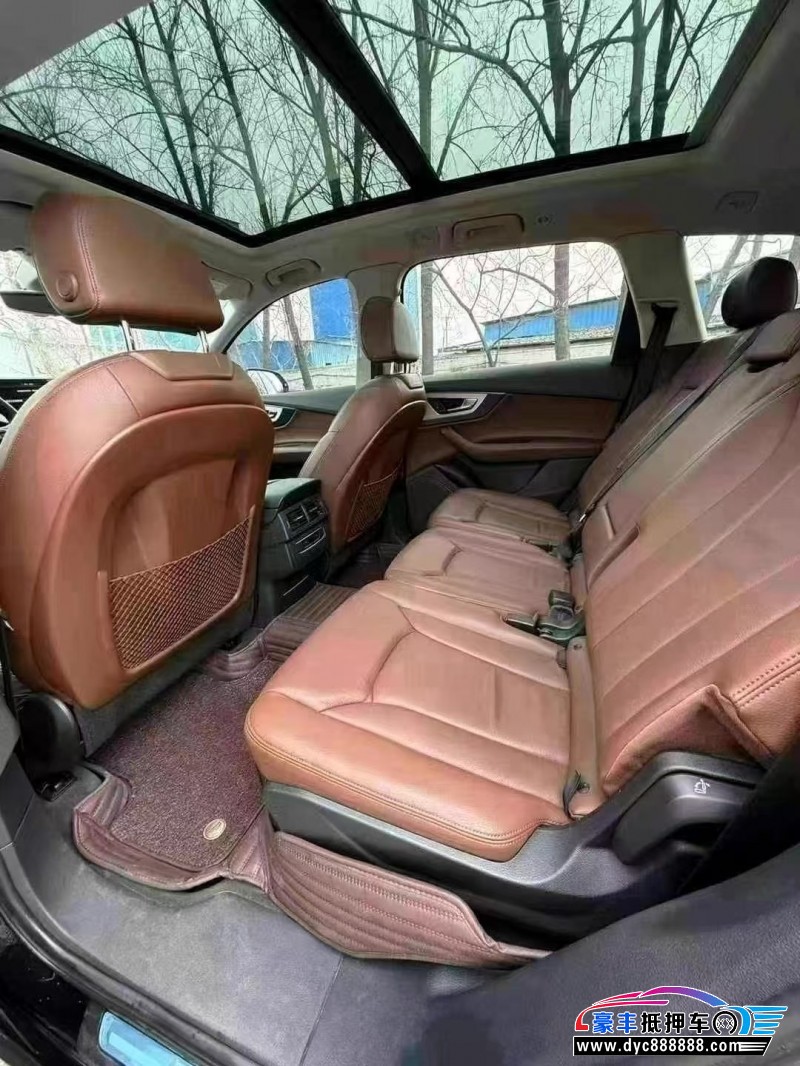 17年奥迪Q7轿车抵押车出售