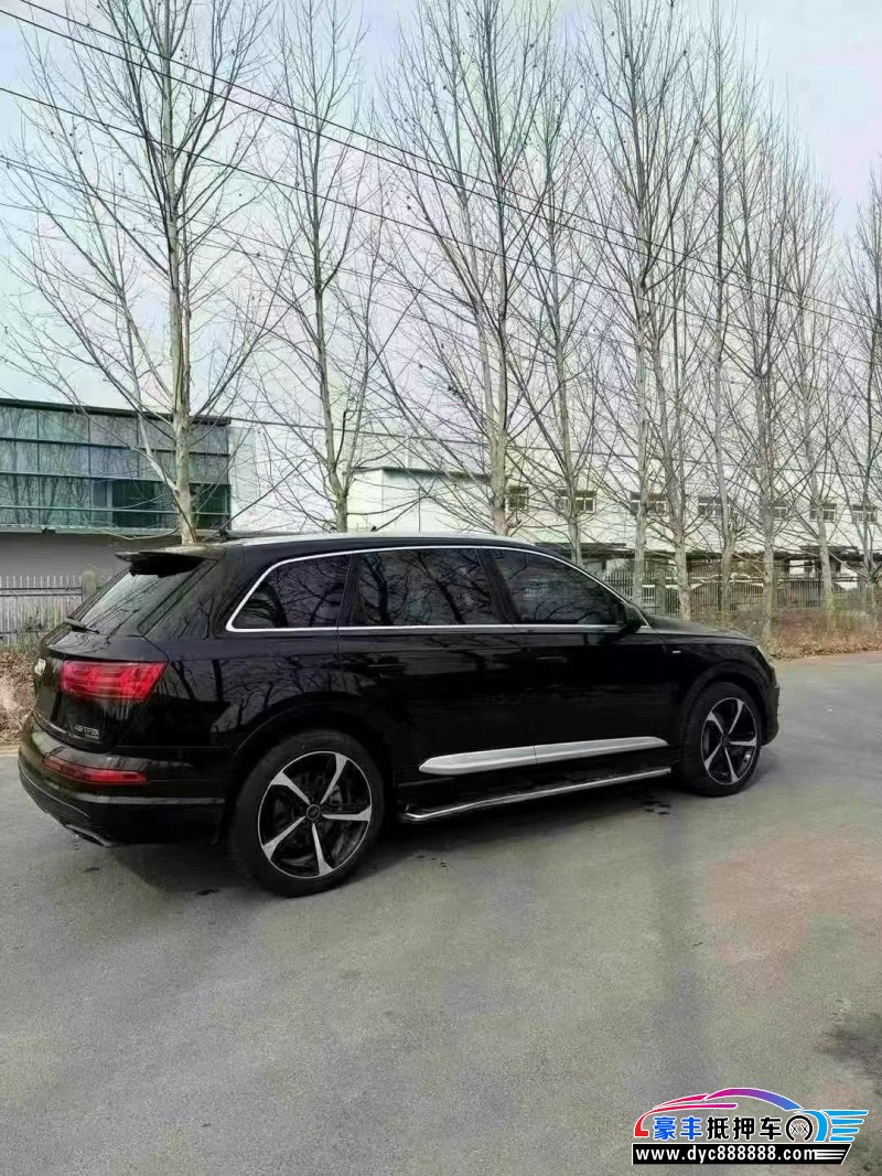 17年奥迪Q7轿车抵押车出售